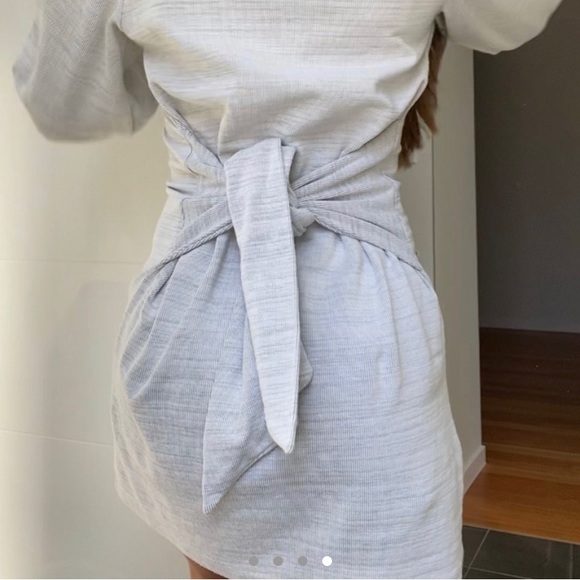 Puff long sleeve Dress - Picture 5 of 5